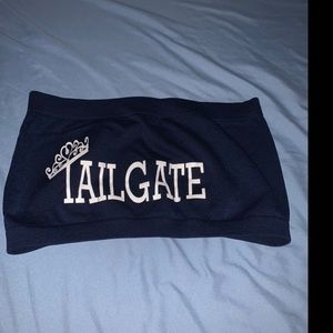 Tailgate queen crop top